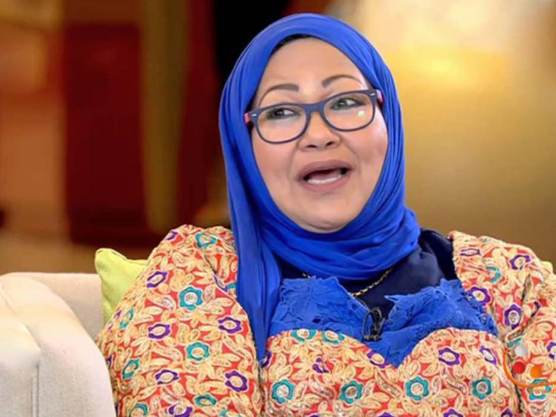 اضغط لمشاهدة الفيديو: انتصار الشراح ترتدي النقاب خارج منزلها